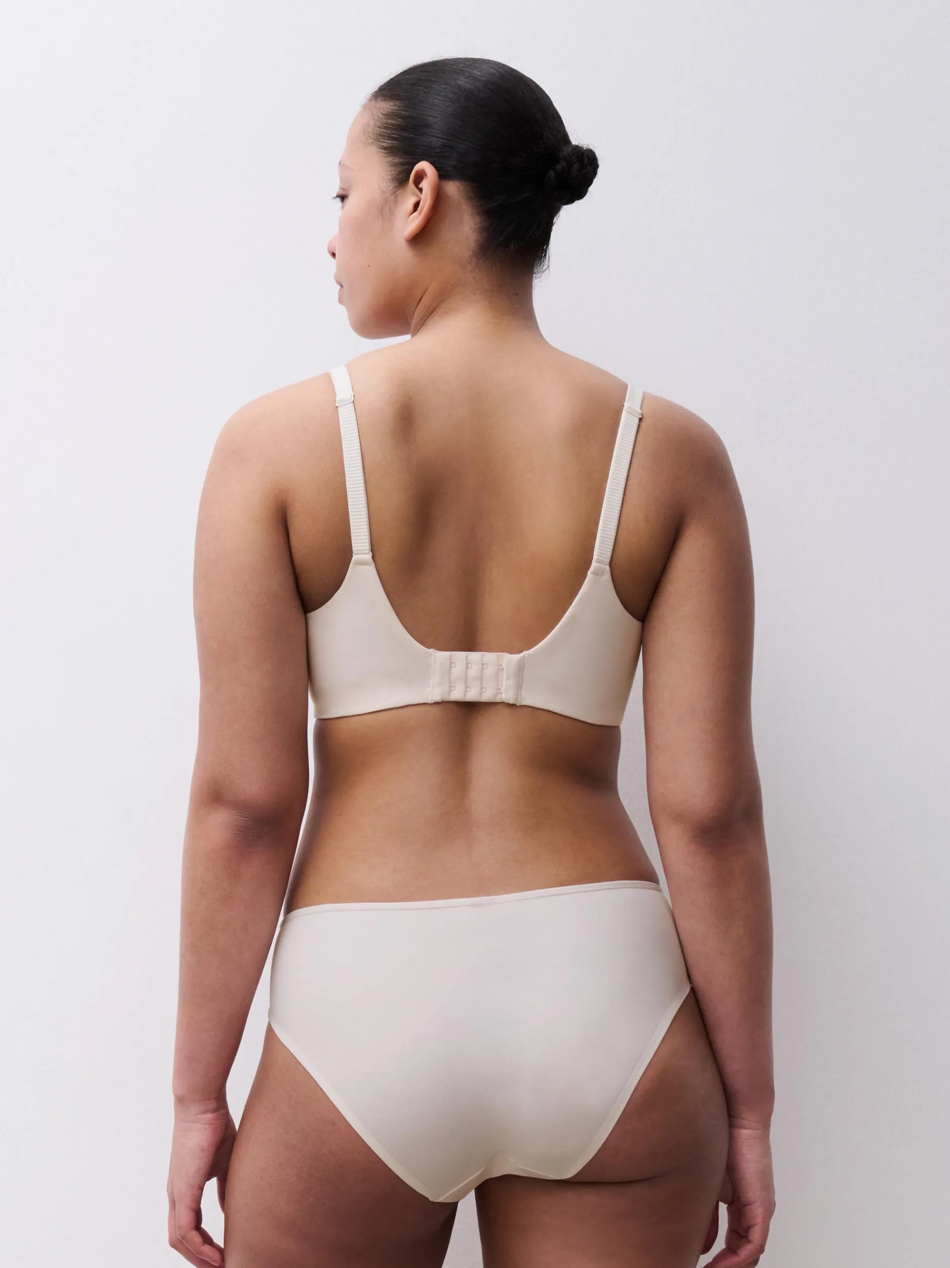Chantelle EasyFeel Honey Beugel BH - Talc