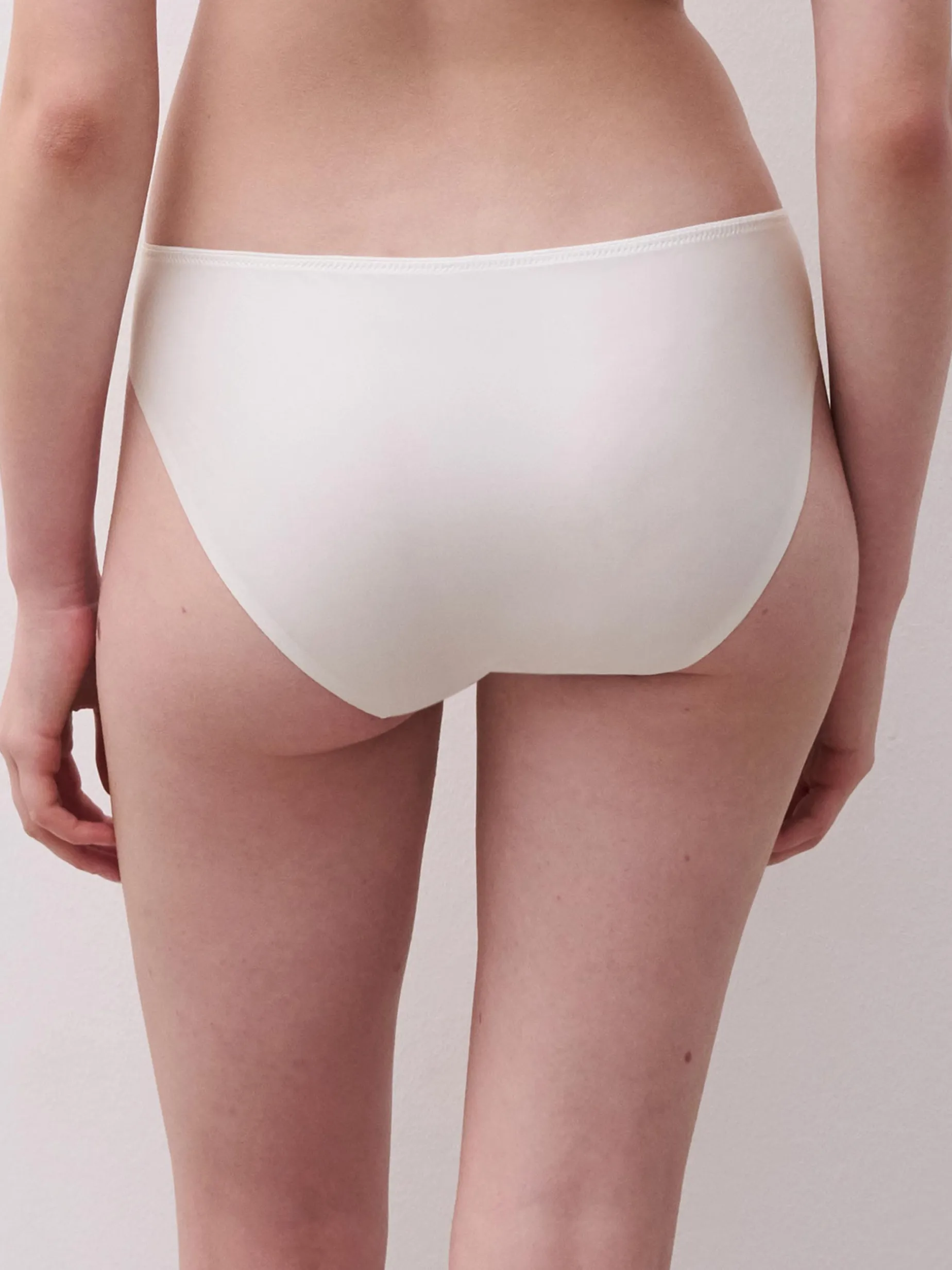 Chantelle Every Curve Slip - Milk