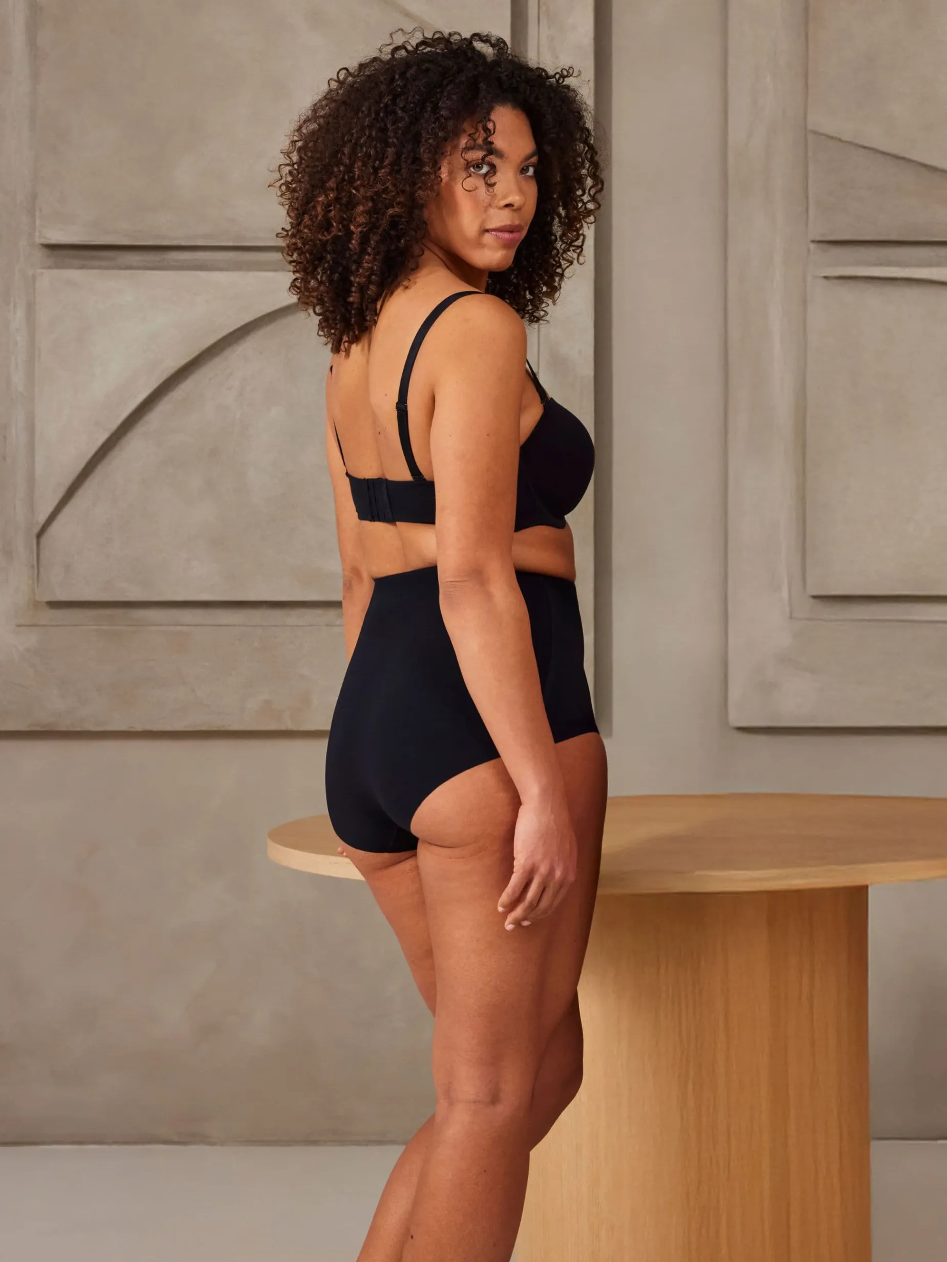 Livera BOLD CONFIDENCE Hoge taille slip - Zwart